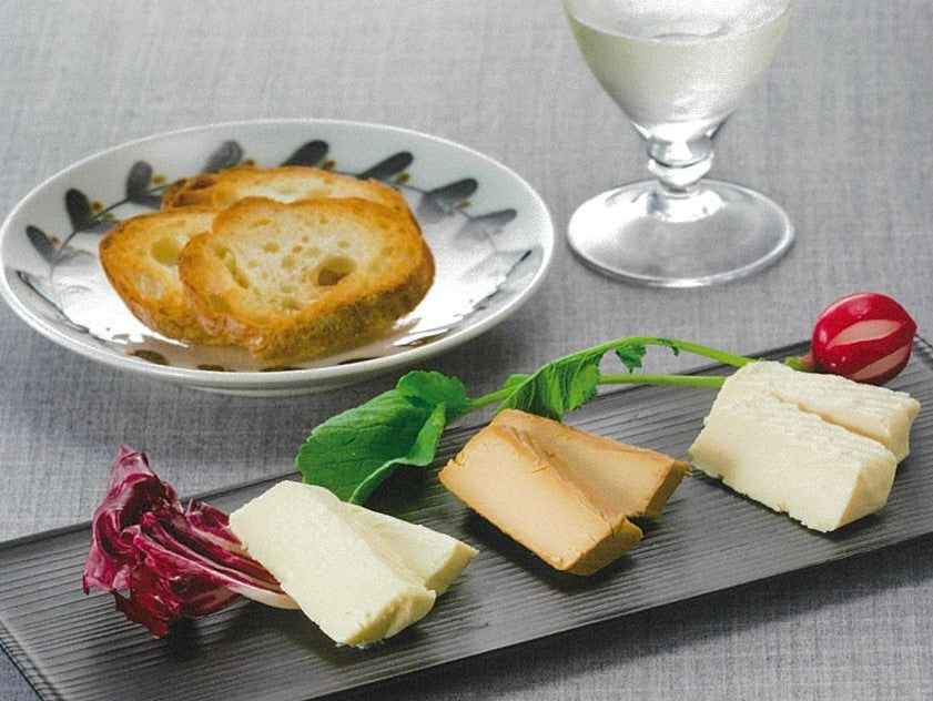 【老舗】三木半旅館の和チーズ3種盛り合わせ 化粧箱入り【送料込】